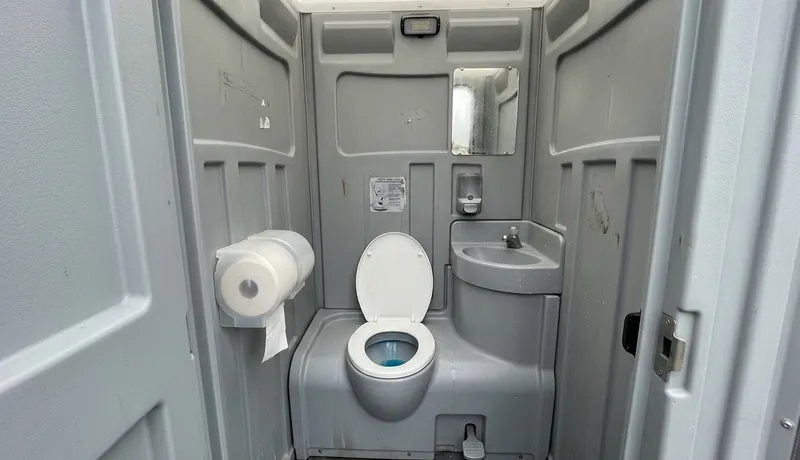 Flushable Porta Potty in Calefornia