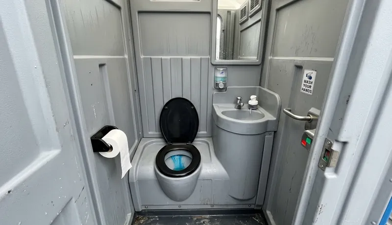 Flushable Porta Potty rental unit in Calefornia, CA